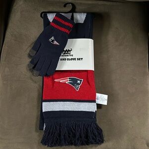 NWT ♥️🤍💙 Patriots Scarf & Glove Set 🏈🙌🏼